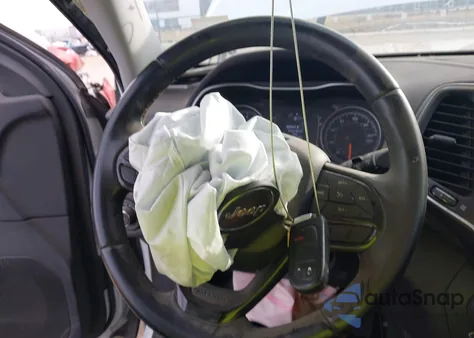 2019 Jeep Cherokee Altitude Fwd from USA, damaged, VIN 1C4PJLLB7KD286127